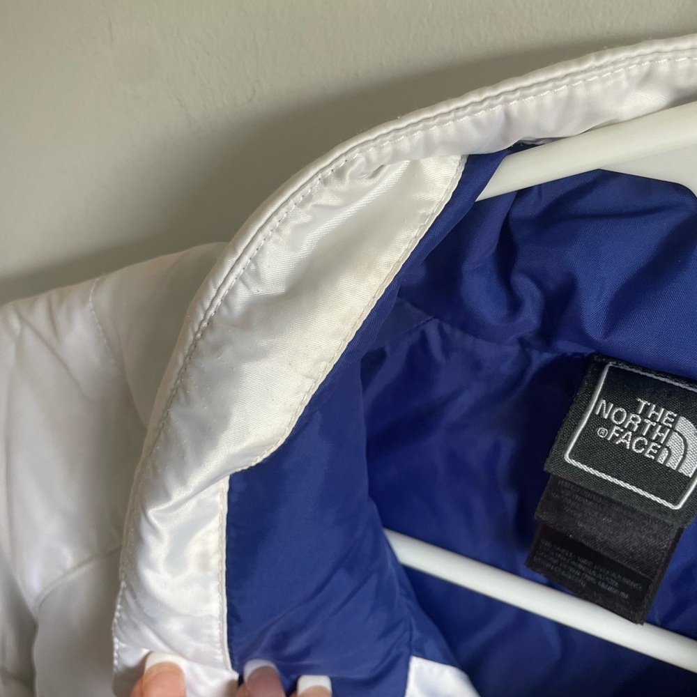 Northface 550 Downfill Puffer Coat White with Blue Lining Winter Women’s Large - Picture 5 of 8